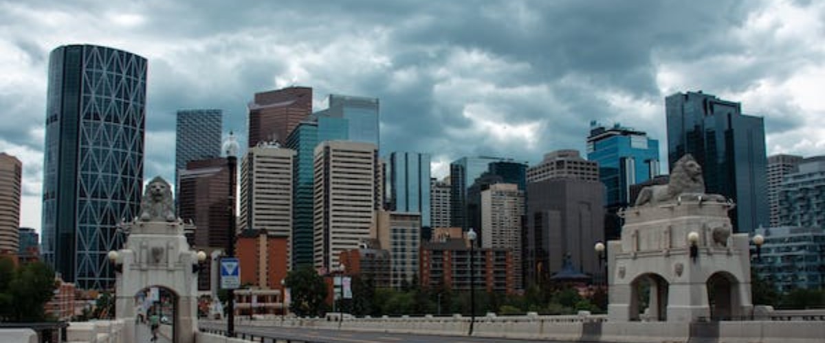 Where To Live In Calgary? Deciding Between Downtown Calgary And The Calgary Suburbs