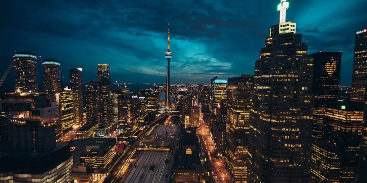 Top Pros And Cons Of Living In Downtown Toronto