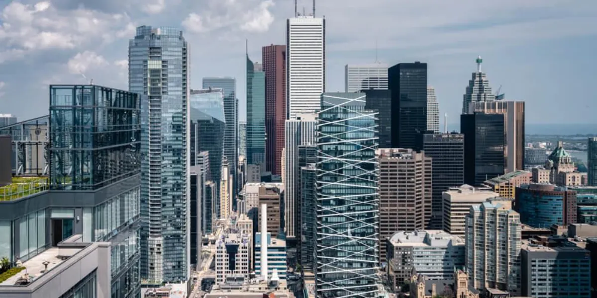 Condo In Toronto Prices Reach An All-Time High — While Vancouver Prices Plummet Down