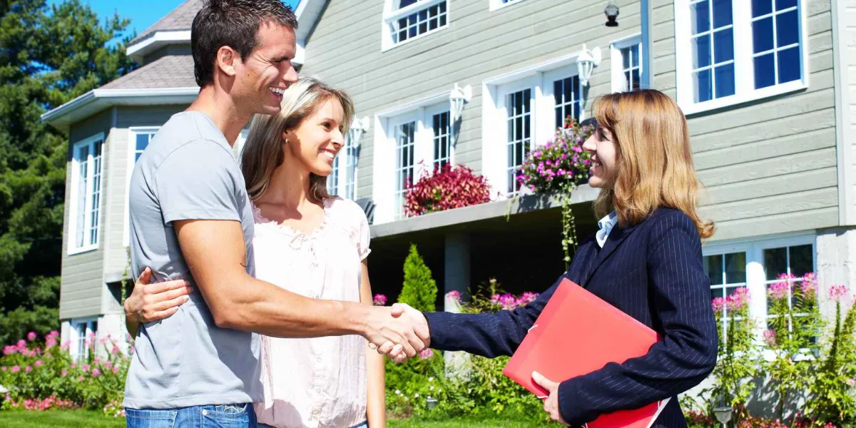 7 Key Questions To Ask From Real Estate Agent Before Committing